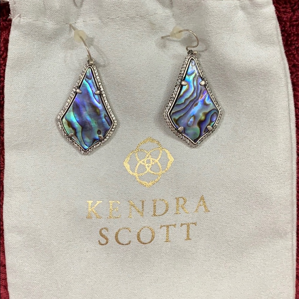 TRADED to @bestbargain05